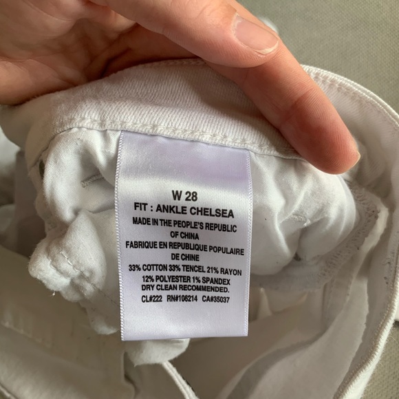 ⭐️ Joe’s Jeans Chelsea White Jeans ⭐️ - Picture 6 of 7